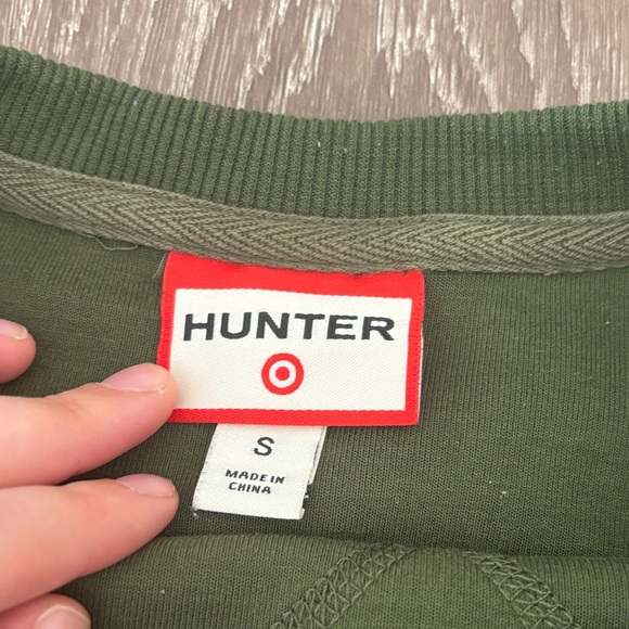 Hunter Brand Women's Sweater - Picture 3 of 6